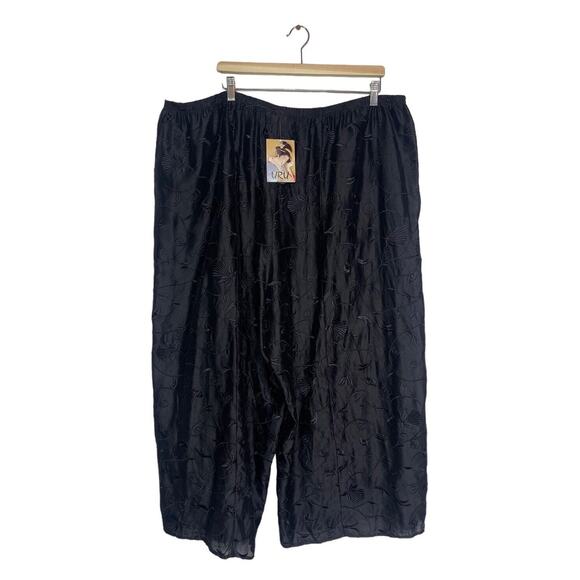 URU Women's XL Black Silk Floral Embroidered Wide Leg Roomy Pull On Pants NWT - Picture 2 of 4